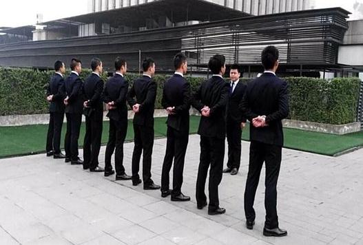 襄陽(yáng)保安服務(wù)公司為大家列舉幾點(diǎn)保安人員的制度規(guī)章