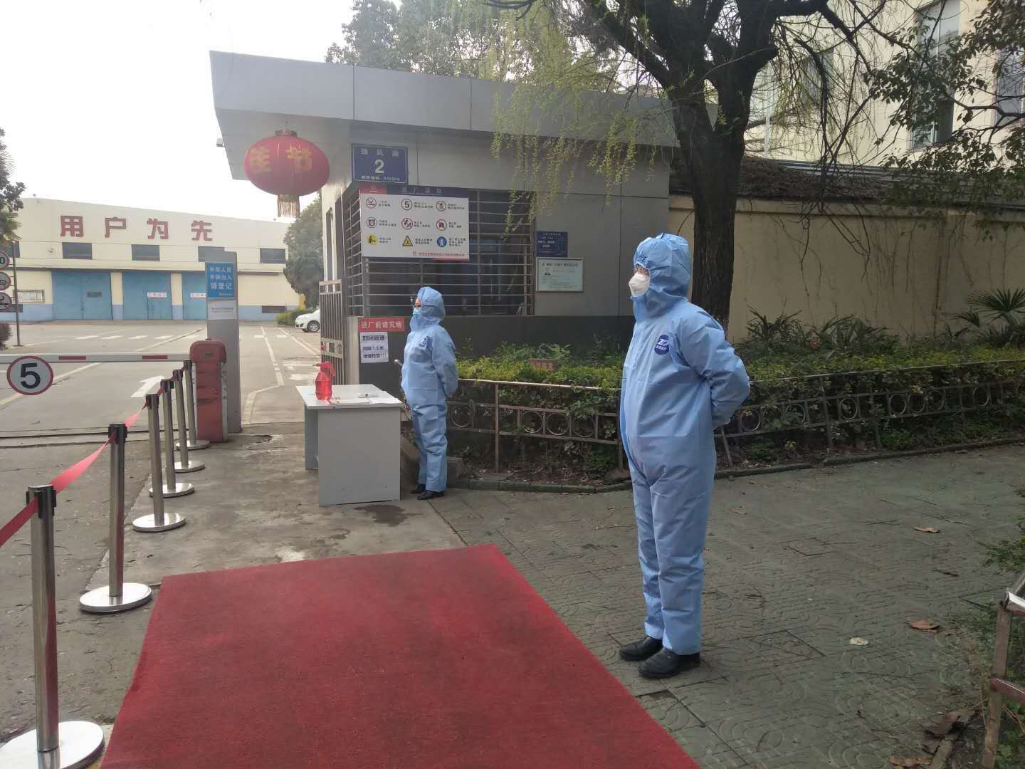 2020年疫情期間，湖北獵鷹保安公司疫情防控現(xiàn)場(chǎng)