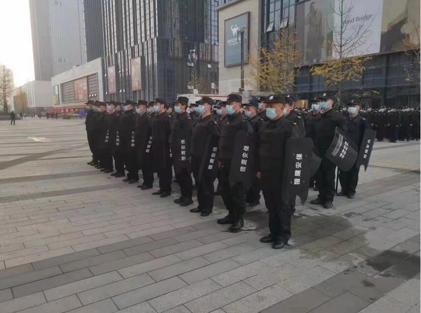 東津民發(fā)世紀廣場盛大開業(yè),獵鷹保安盡銳出戰(zhàn),全程守護!