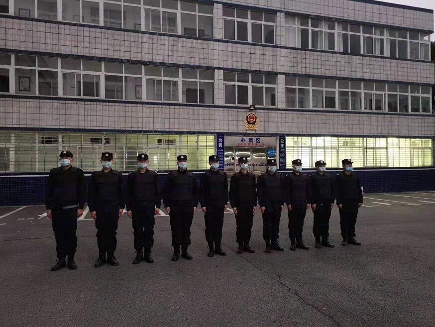 爭做文明市民，樂居文明城市！ 助力襄陽創(chuàng)文明，志愿服務(wù)有獵鷹！