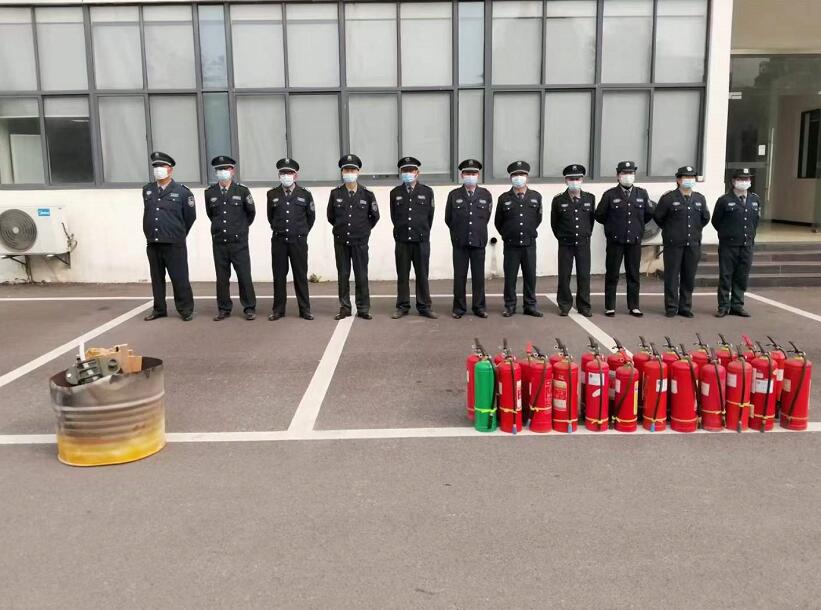 襄陽獵鷹保安招聘公司給您介紹一下泡沫滅火器的種類及工作原理！