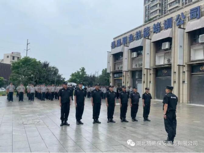 大練精兵強素質，規(guī)范隊伍樹形象