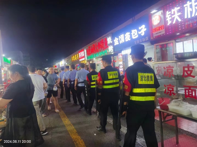 面對不同的工作環(huán)境和需求，保安工作人員該如何應(yīng)對？